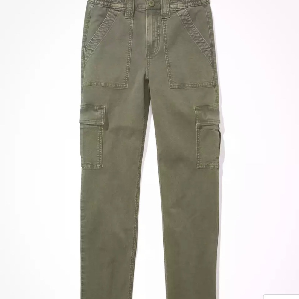 American eagle size 6 cargo pants brand new tags removed